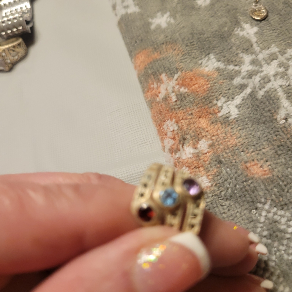Elegant Sterling Silver Multi-Stone Ring - Picture 2 of 3